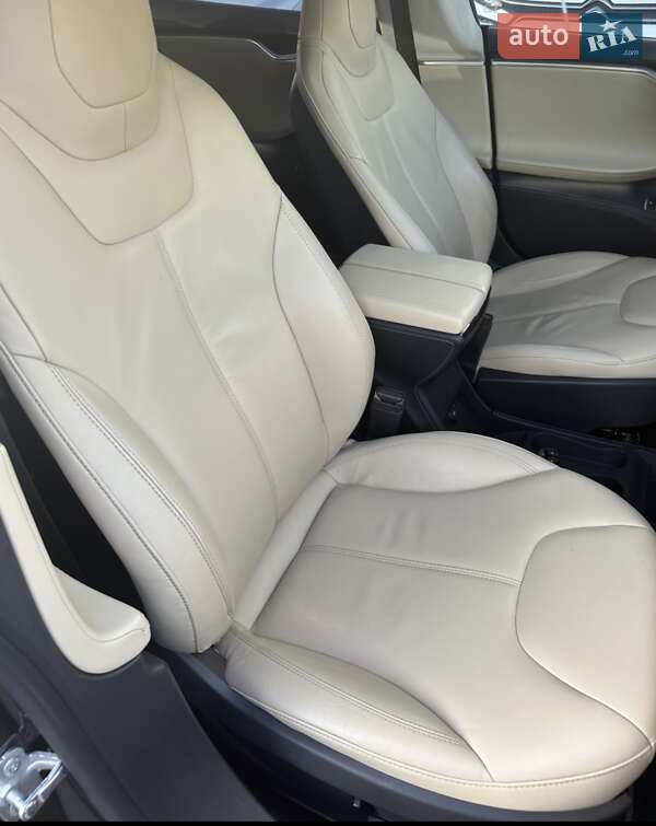 Лифтбек Tesla Model S 2014 в Киеве фото 11 Лифтбек Tesla Model S 2014 в Киеве