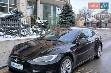 Ліфтбек Tesla Model S 2017 в Києві