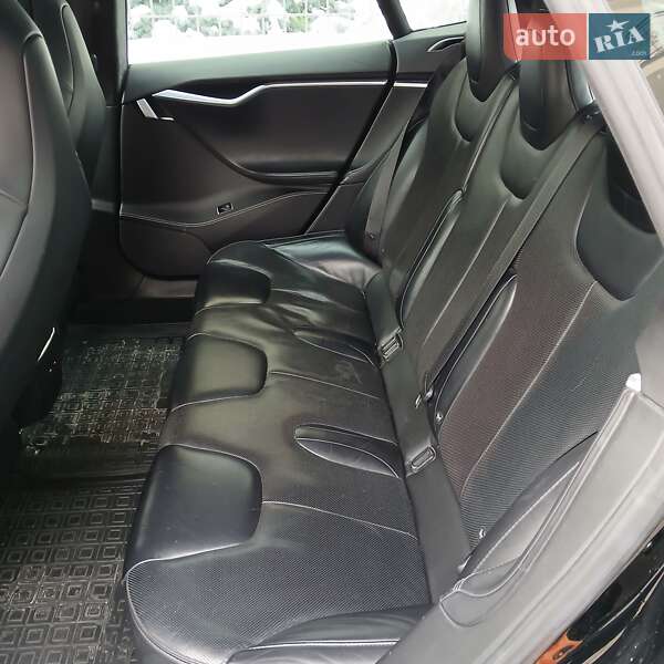 Ліфтбек Tesla Model S 2017 в Києві