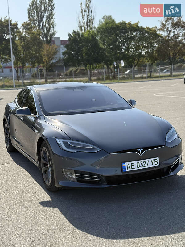 Лифтбек Tesla Model S 2020 в Днепре