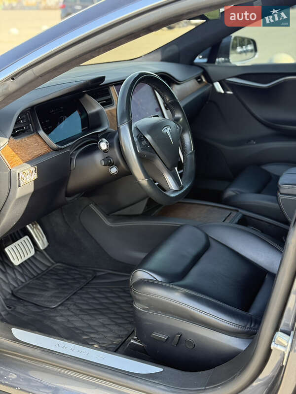 Лифтбек Tesla Model S 2020 в Днепре