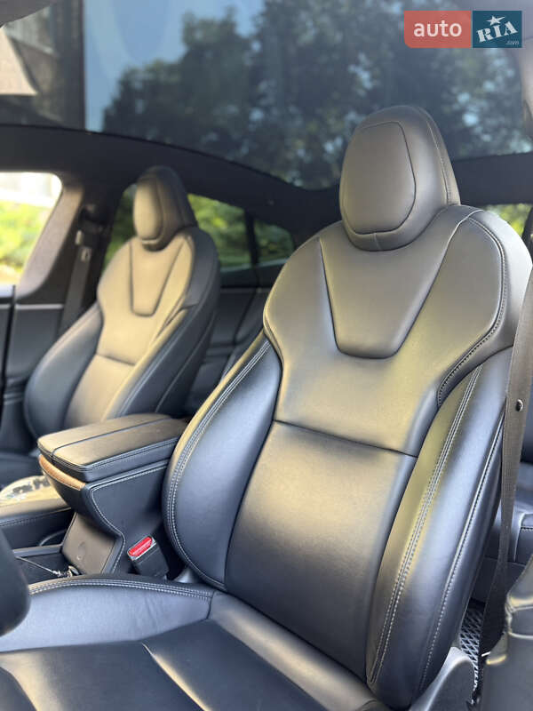 Лифтбек Tesla Model S 2020 в Днепре