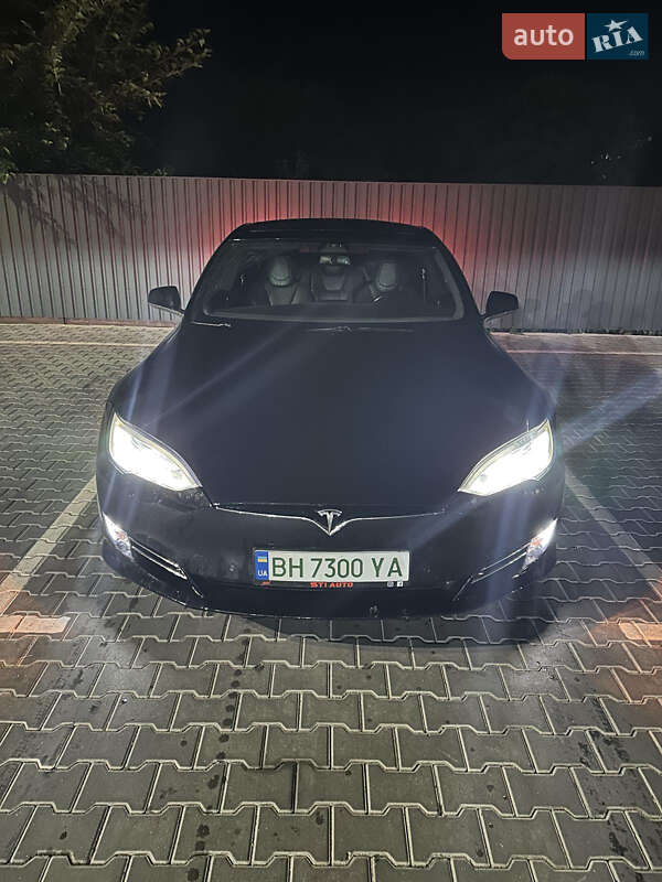 Tesla Model S 2018