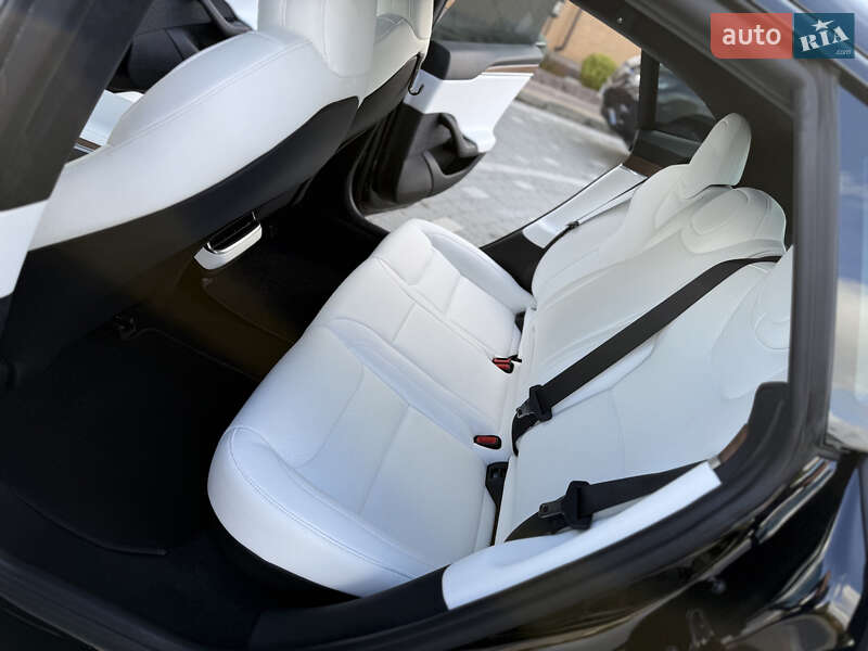 Лифтбек Tesla Model S 2024 в Дрогобыче