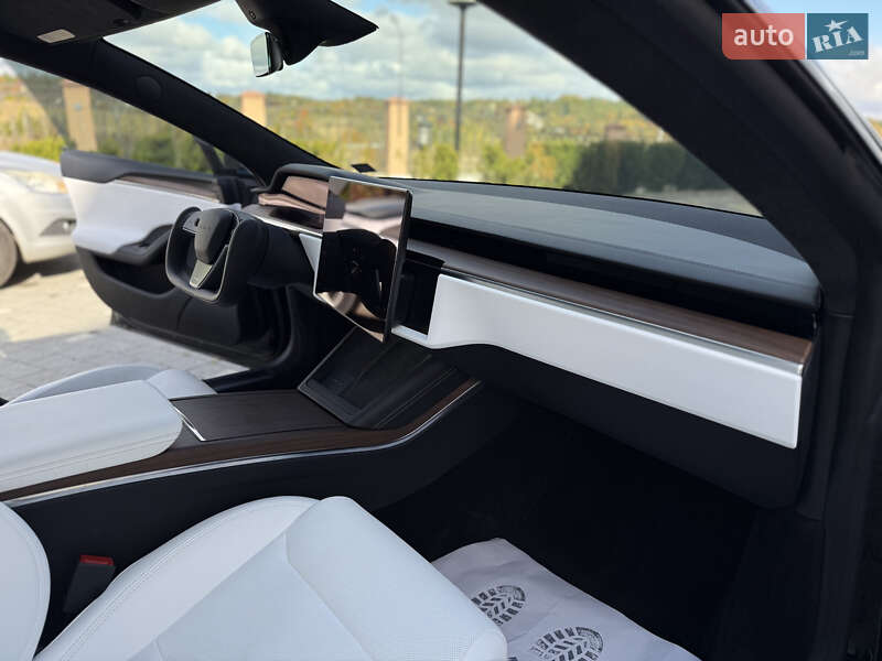 Лифтбек Tesla Model S 2024 в Дрогобыче