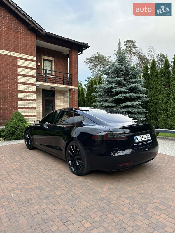 Лифтбек Tesla Model S 2017 в Киеве