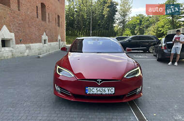 Лифтбек Tesla Model S 2016 в Львове