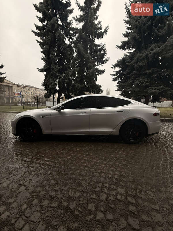 Ліфтбек Tesla Model S 2014 в Кропивницькому