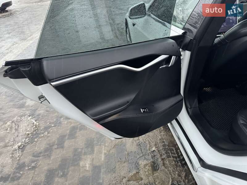 Ліфтбек Tesla Model S 2016 в Бучі фото 31 Ліфтбек Tesla Model S 2016 в Бучі