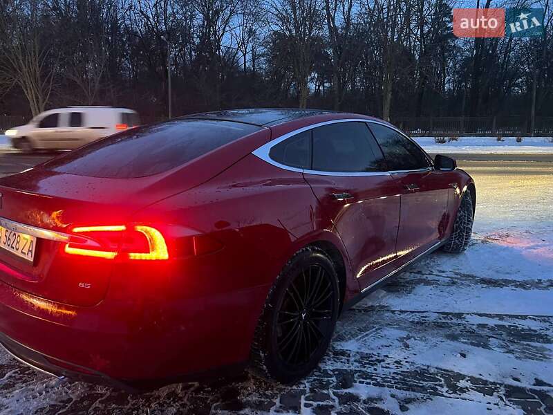 Ліфтбек Tesla Model S 2015 в Білій Церкві