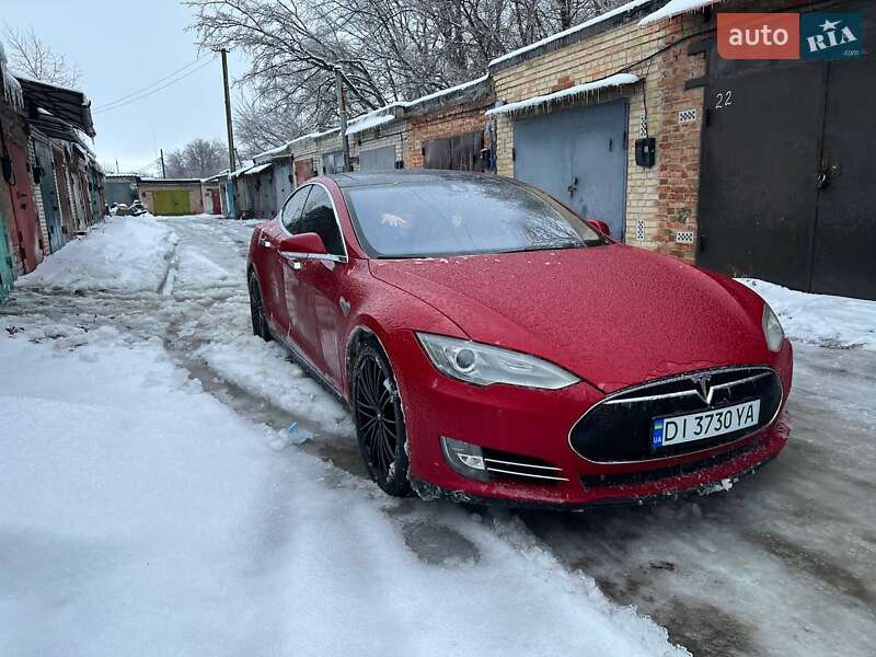 Ліфтбек Tesla Model S 2015 в Білій Церкві