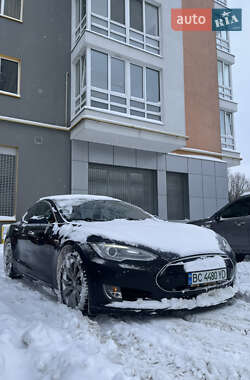 Лифтбек Tesla Model S 2015 в Львове