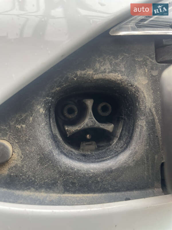 Ліфтбек Tesla Model S 2016 в Львові фото 4 Ліфтбек Tesla Model S 2016 в Львові