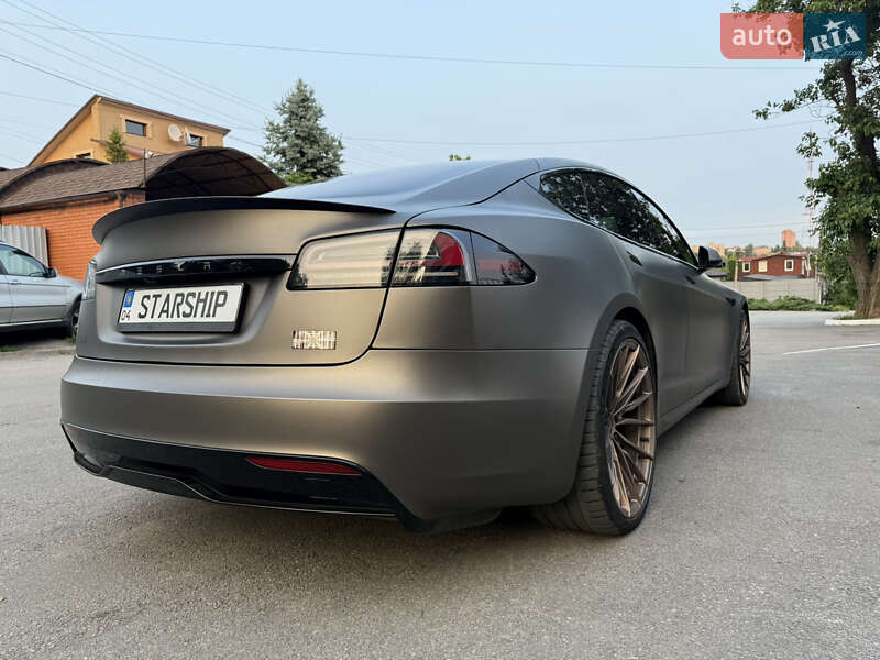 Лифтбек Tesla Model S 2023 в Днепре