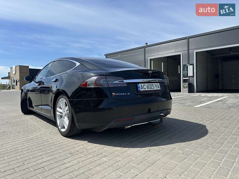 Лифтбек Tesla Model S 2014 в Луцке