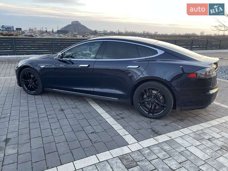 Лифтбек Tesla Model S 2013 в Мукачево