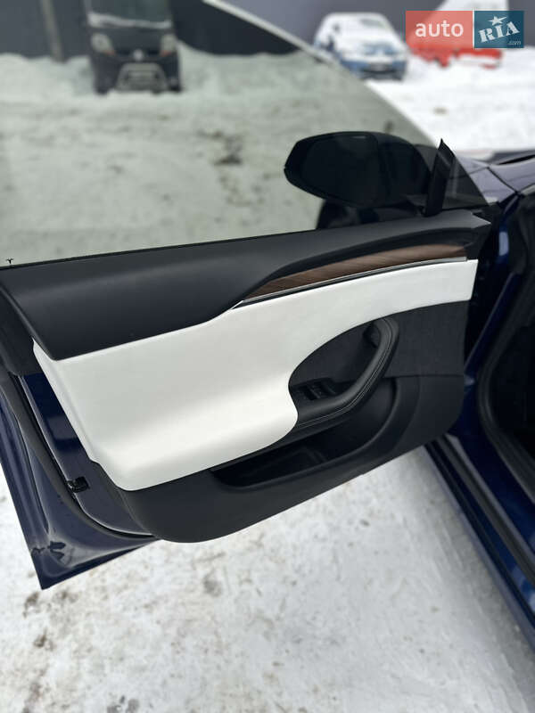 Лифтбек Tesla Model S 2021 в Львове фото 12 Лифтбек Tesla Model S 2021 в Львове