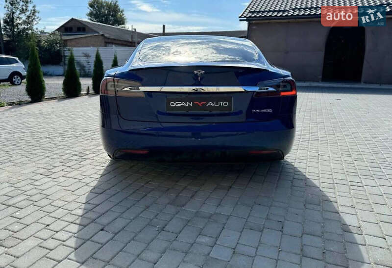 Лифтбек Tesla Model S 2019 в Днепре