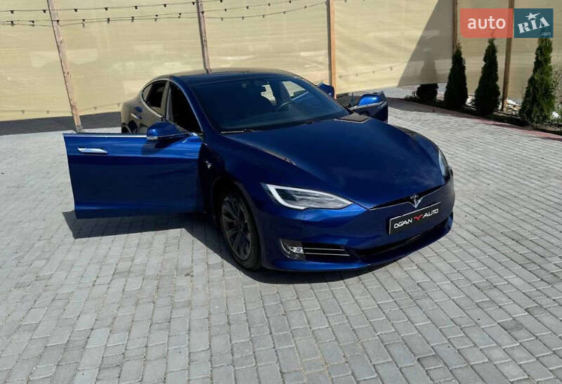 Лифтбек Tesla Model S 2019 в Днепре