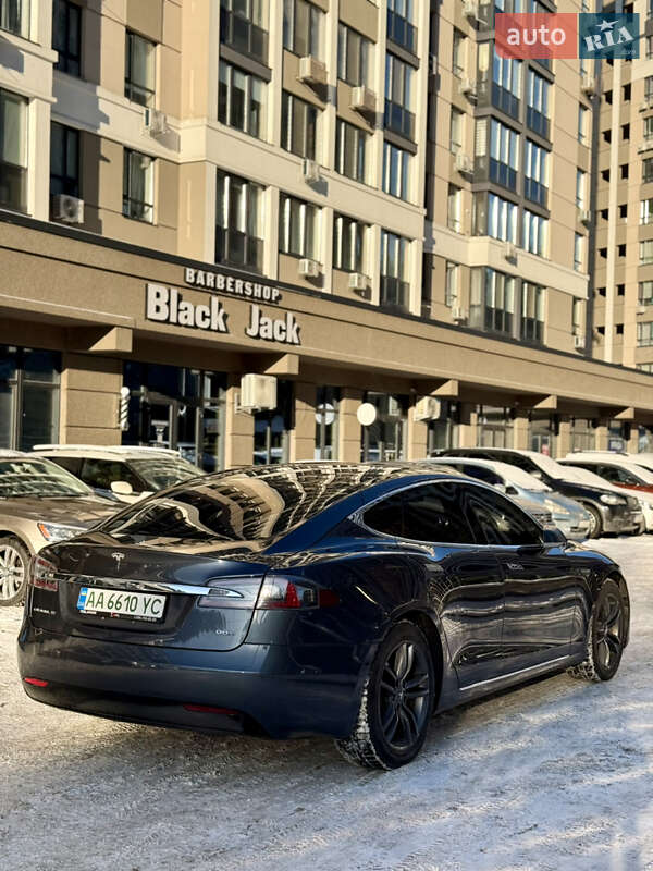 Лифтбек Tesla Model S 2016 в Киеве фото 5 Лифтбек Tesla Model S 2016 в Киеве