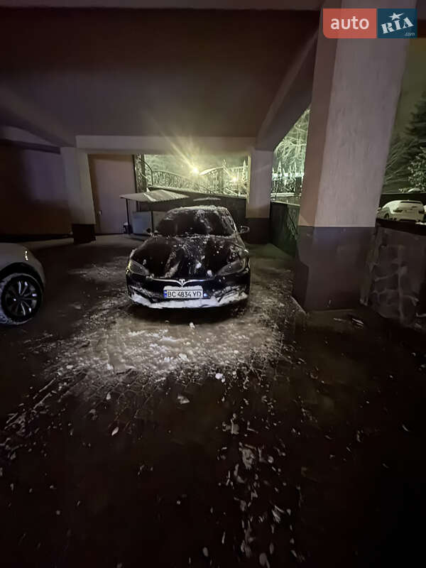 Лифтбек Tesla Model S 2017 в Трускавце фото 25 Лифтбек Tesla Model S 2017 в Трускавце