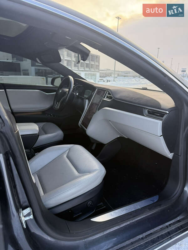 Лифтбек Tesla Model S 2015 в Львове фото 16 Лифтбек Tesla Model S 2015 в Львове