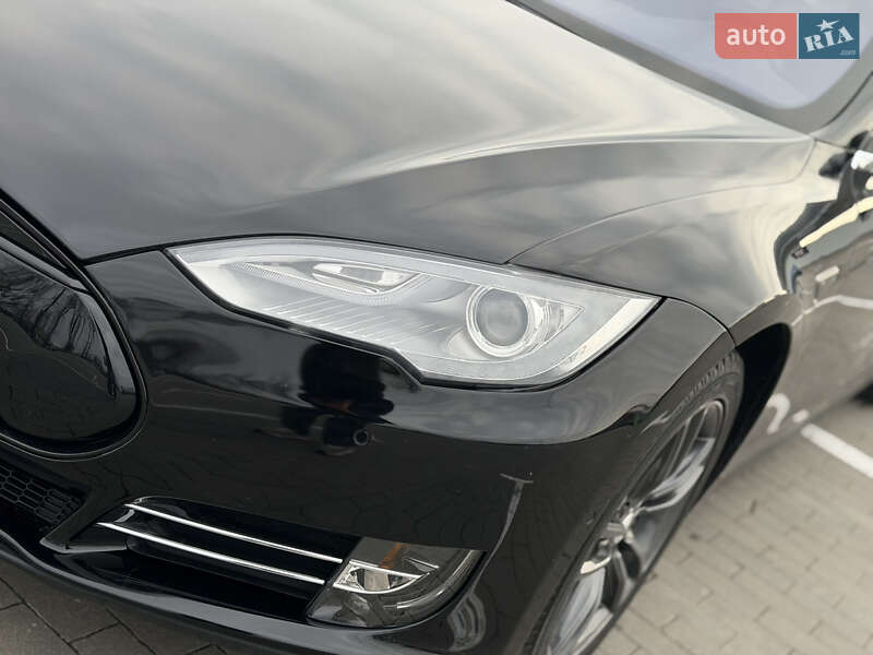 Лифтбек Tesla Model S 2015 в Одессе фото 20 Лифтбек Tesla Model S 2015 в Одессе