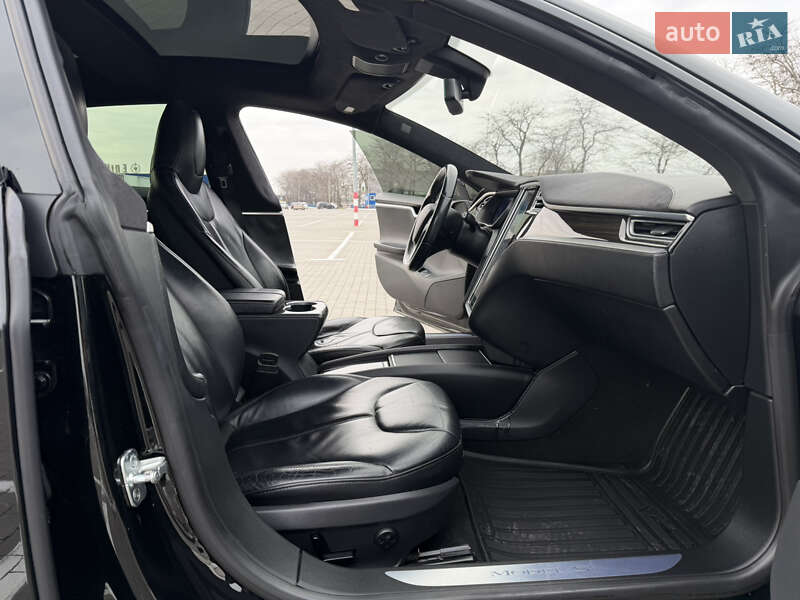 Лифтбек Tesla Model S 2015 в Одессе фото 30 Лифтбек Tesla Model S 2015 в Одессе