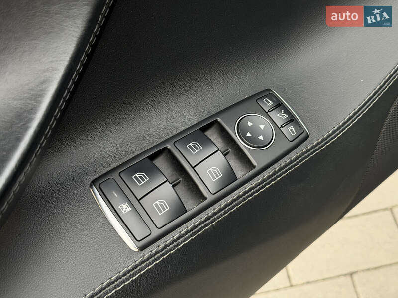 Лифтбек Tesla Model S 2015 в Одессе фото 38 Лифтбек Tesla Model S 2015 в Одессе