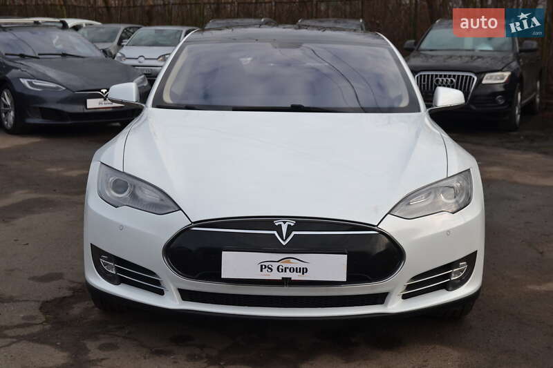 Лифтбек Tesla Model S 2014 в Луцке