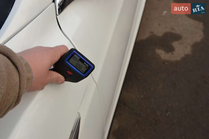 Лифтбек Tesla Model S 2014 в Луцке