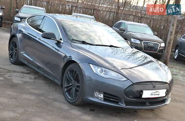 Лифтбек Tesla Model S 2015 в Луцке