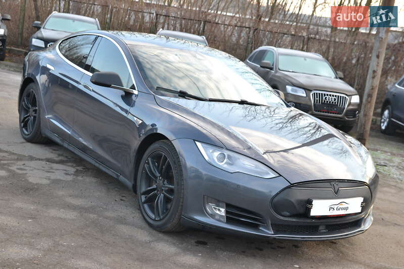 Лифтбек Tesla Model S 2012 в Луцке