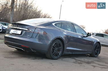 Лифтбек Tesla Model S 2015 в Луцке