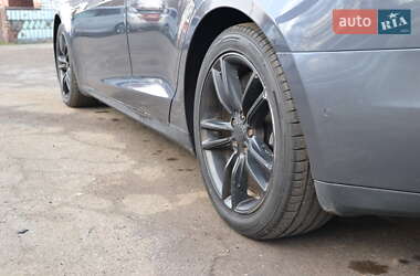 Лифтбек Tesla Model S 2015 в Луцке