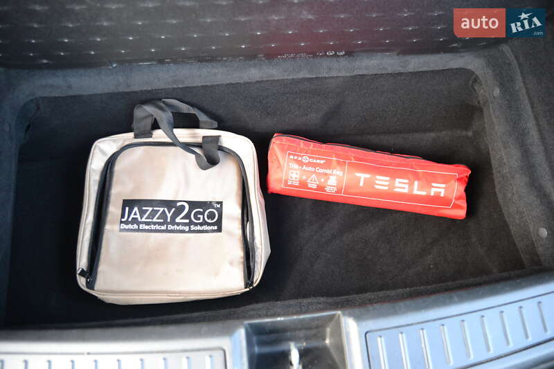 Лифтбек Tesla Model S 2012 в Луцке