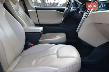 Лифтбек Tesla Model S 2015 в Луцке