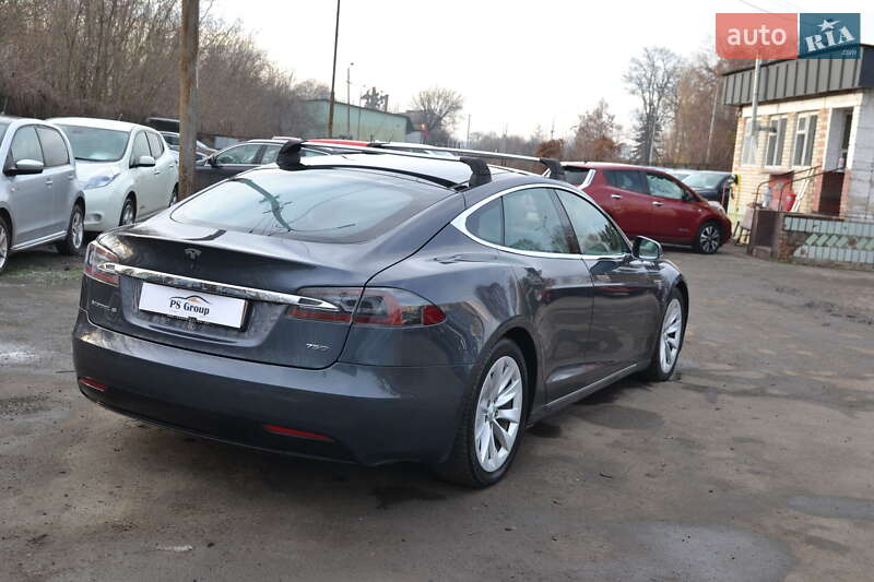 Лифтбек Tesla Model S 2016 в Луцке