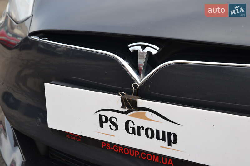 Лифтбек Tesla Model S 2016 в Луцке