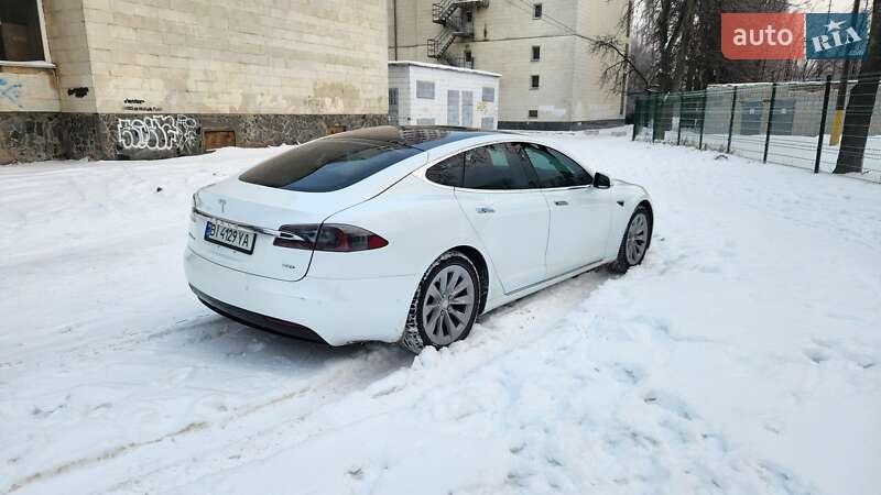 Лифтбек Tesla Model S 2018 в Киеве