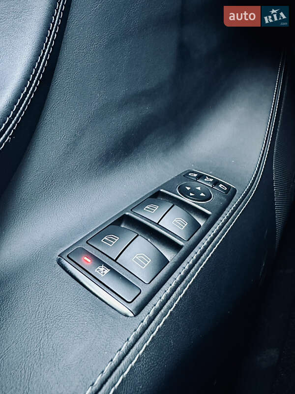 Лифтбек Tesla Model S 2020 в Киеве фото 17 Лифтбек Tesla Model S 2020 в Киеве