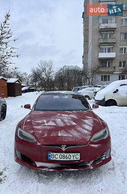 Лифтбек Tesla Model S 2016 в Львове