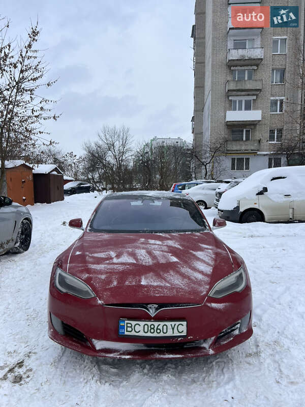 Лифтбек Tesla Model S 2016 в Львове