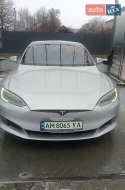 Лифтбек Tesla Model S 2017 в Житомире