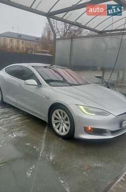 Лифтбек Tesla Model S 2017 в Житомире фото 4 Лифтбек Tesla Model S 2017 в Житомире