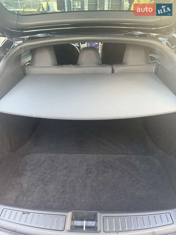 Лифтбек Tesla Model S 2020 в Одессе