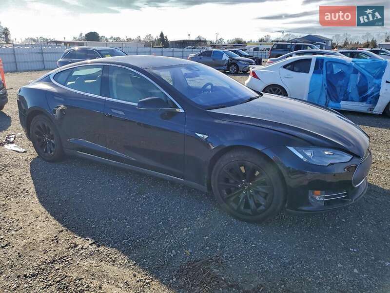 Лифтбек Tesla Model S 2014 в Полтаве