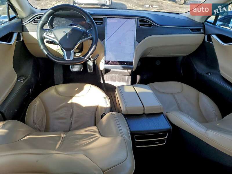 Лифтбек Tesla Model S 2014 в Полтаве