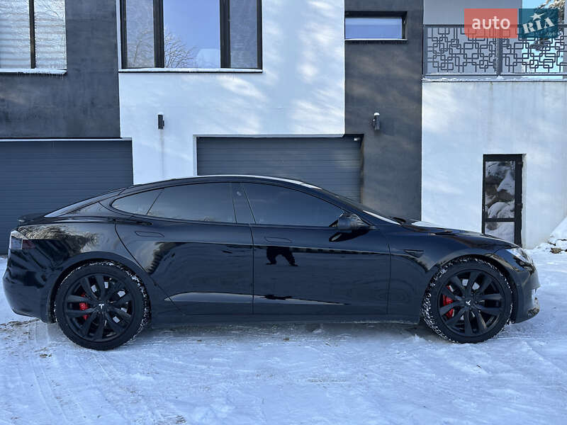 Лифтбек Tesla Model S 2019 в Киеве