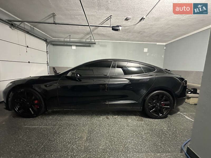Лифтбек Tesla Model S 2019 в Киеве